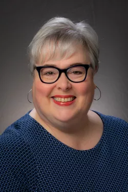 headshot Stacey Lowery Bretz