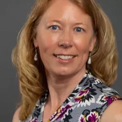 Headshot of Laura Anna